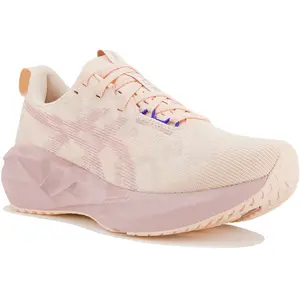 Chaussures ASICS Novablast 5 rose clair femme - 40 pas cher