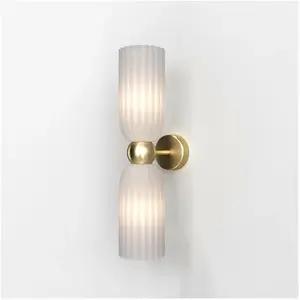 Comparateur de prix : Maytoni applique murale Antic, à 2 lampes, or/blanc, verre