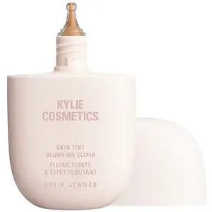 Kylie Jenner, Fond de teint, Skin Tint Blurring Elixir (7W) pas cher