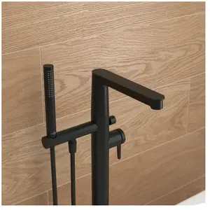 Villeroy & Boch Embrace Mitigeur de baignoire monocommande, sur pied, TVT108003000K5, pas cher
