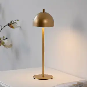 SCHÖNER WOHNEN lampe à poser LED rechargeable Bellies, couleur or, IP5... pas cher