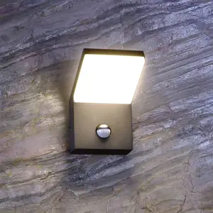 Deko-Light Applique d'extérieur LED Tucanae, gris, hauteur 22 cm, IP54Vendu parluminaire