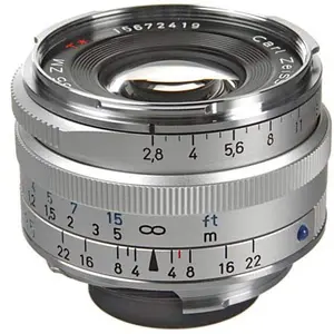 Comparateur de prix : Zeiss 35 mm F/2.8 C-Biogon T* Argent ZM (Zeiss-Leica)