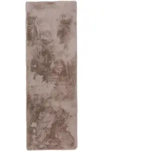 Benuta Tapis de fausse fourrure taupe 80x240 pas cher