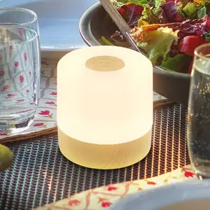Comparateur de prix : B.K.Licht Mini lampe de table led sans fil IP44, variateur, tactile, sans fil, batterie, protection contre les éclaboussures, couleur bois, Ø7 x 7 cm