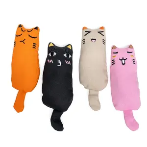 4 pièces zooplus Basics Set de jouets pour chats Kitty avec herbe à ch... pas cher
