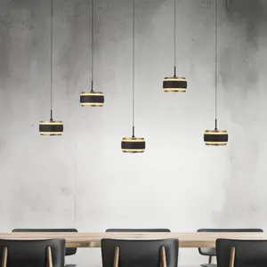 Comparateur de prix : Suspension LED PURE Falling Rings noir longueur 101 cm à 5 lampes