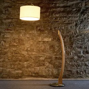 HerzBlut Amos lampadaire arqué support chêne huiléVendu parluminaire