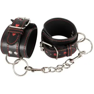 Bad Kitty Menottes Noires Coeurs