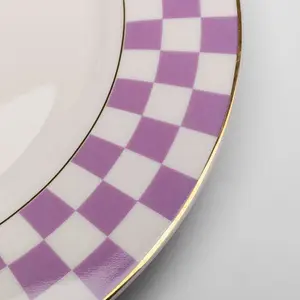 Comparateur de prix : Kare Design Assiette plate en porcelaine blanche et violette D21 - Lot de 6