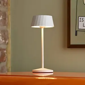 Sigor Lampe à poser LED rechargeable Facetta, blanc, 22 cm, métal, CCT... pas cher