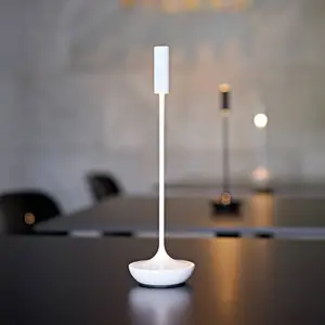 Sigor Lampe de table LED rechargeable Nucandle, blanc, IP54, intensité... pas cher