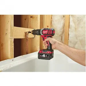 Perceuse visseuse Milwaukee M18 BDD 402C 18V Li-Ion 4,0Ah 4933443565 pas cher