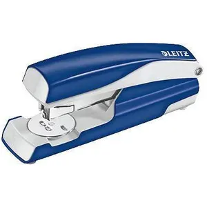 Comparateur de prix : Leitz 5522-00-35 5522-00-35 Agrafeuse bleu capacité dagrafage: 40 feuilles (80 g/m²)
