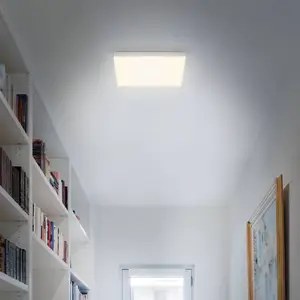 Comparateur de prix : Briloner Plafonnier LED Flame 3 000 K 28,7x28,7 cm argenté