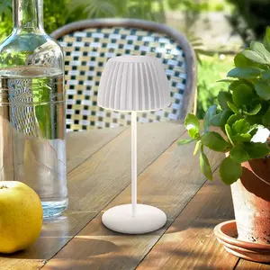Comparateur de prix : B.k.licht - Briloner Champ Mini lampe de table led sans fil IP44, intensité lumineuse variable, tactile, batterie, German Design Award Winner 2025,
