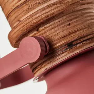 Brilliant Lampe à poser Erena, tête pivotante, rouge pas cher