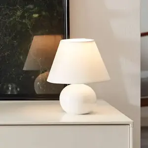 Brilliant Lampe de table Primo, blanc, Ø 19 cm, textile/céramiqueVendu paramazon