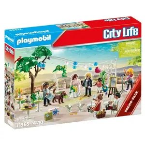 Black November 2025 Playmobil Playmobil City Life 71365