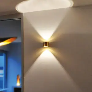 Comparateur de prix : BANKAMP Impulse applique LED up/down dorée