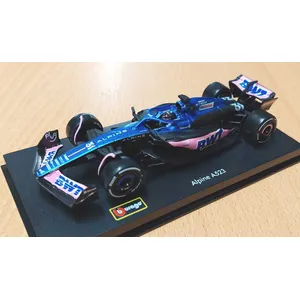 Voiture Bburago 1/43 Racing 2023 F1 Alpine avec casque Ocon pas cher