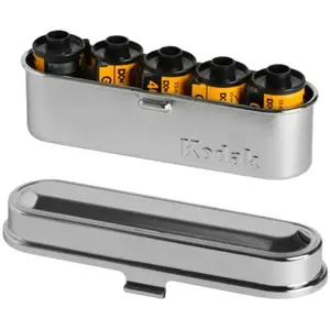Comparateur de prix : Boîte de rangement pellicules Kodak Film Case   135mm   36 Poses Gris