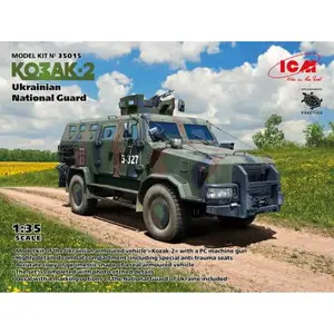 ICM Maquette Vehicule Militaire : Garde National Ukraine -Kozak 2 pas cher