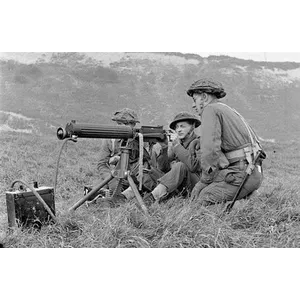 Wwii British Vickers Mg Crew(vickers Mg & 2 Figures) - 1:35e - IcmVendu paramazon