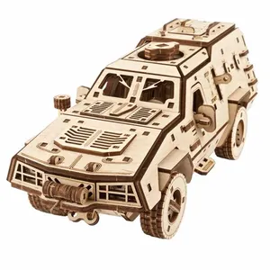 UGEARS | Véhicule de combat Dozor-B | Modèle mécanique en bois pas cher