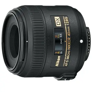 Comparateur de prix : Nikon Nikon AF-S DX Micro NIKKOR 40mm f/2.8G Objectif Noir