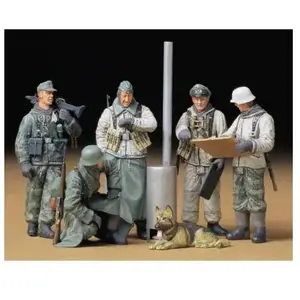 Comparateur de prix : Soldats Allemands Au Rapport - 1/35e - Tamiya
