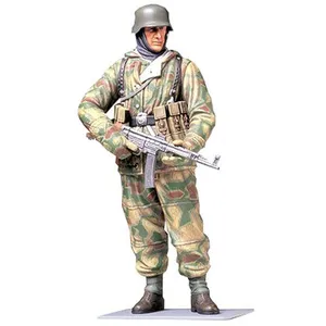 Fantassin Allemand tenue hiver Tamiya 1/16 pas cher