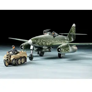 Tamiya Maquettes Avion et véhicule :Messerschmitt Me262 A-2a et Ketten...Vendu paramazon