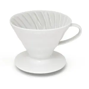 Porte-filtre pour café 4 tasses Dripper céramique blanc 50 cl Hario pas cher