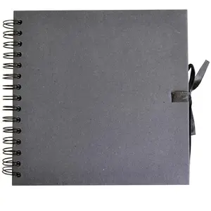 Comparateur de prix : Carnet Scrapbooking - ARTEMIO - 30 x 30 cm - Noir - 40 feuilles - Reliure à spirales