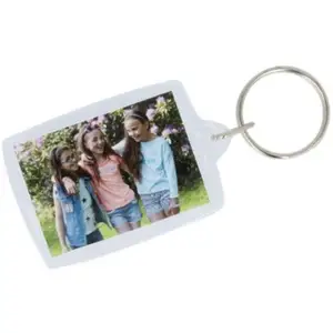 Comparateur de prix : 4 porte-clés photo rectangle transparent 30x45mm - artemio 14020055