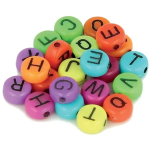 Comparateur de prix : Artemio Dés Perle 7mm Couleurs Vives 300 Pièces - Alphabet Blanc