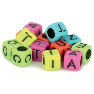 Comparateur de prix : Artemio Perles alphabet Cubes - Multicolore - 6 mm - 300 pcs environ