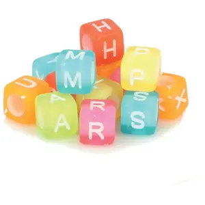 Comparateur de prix : Artemio Perle Dé Alphabet 6mm Acidulé 300 pièces - Artémio Multicolore - Assort