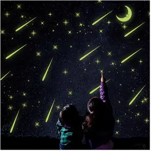 Comparateur de prix : Sticker phosphorescent lune et 30 étoiles filantes