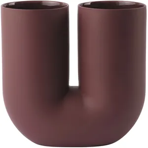 Comparateur de prix : Vase en porcelaine rouge profond Kink - Muuto