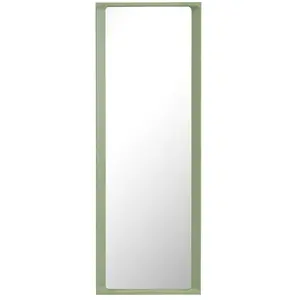 Miroir en bois laqué vert 170x61x5cm Arced - Muuto