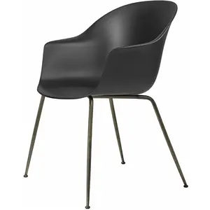 Chaise noire en laiton vieilli Bat - Gubi pas cher