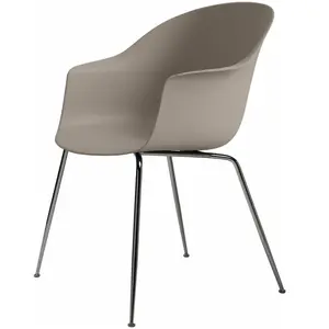 Chaise beige noir chromée Bat - Gubi pas cher