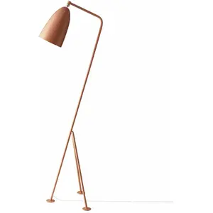 Comparateur de prix : Lampadaire en métal rouge vintage en laiton Gräshoppa - Gubi
