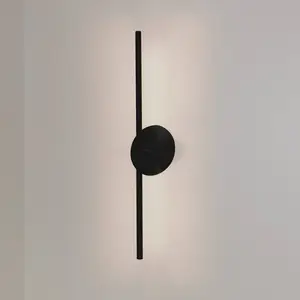 Applique murale LED UMAGE Omni, longueur 74 cm, noirVendu parluminaire