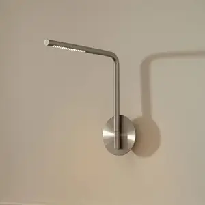 Applique murale LED UMAGE Omni Pivot, couleur acier, à intensité varia... pas cher