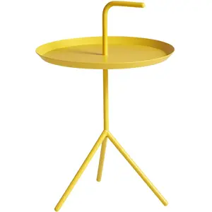Table d'appoint en métal jaune DLM - HAY pas cher