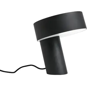 Lampe de table en aluminium noir Slant - HayVendu parmade-in-design