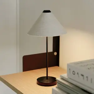 New Works Brolly lampe à poser batterie IP44 blancVendu parluminaire